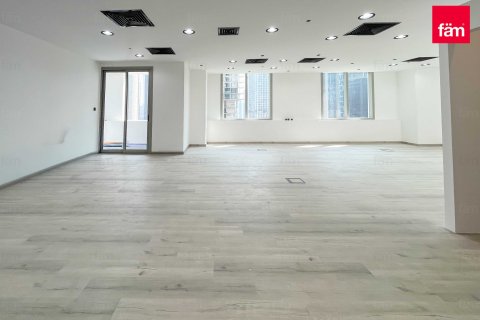 Снять в аренду офис в Бизнес-Бэе, Дубай: 107.5м², № 124958 - фото 18