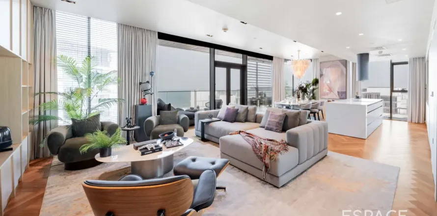 Apartamento en Bluewaters, Dubai, 4 dormitorios, 235 m², № 122508