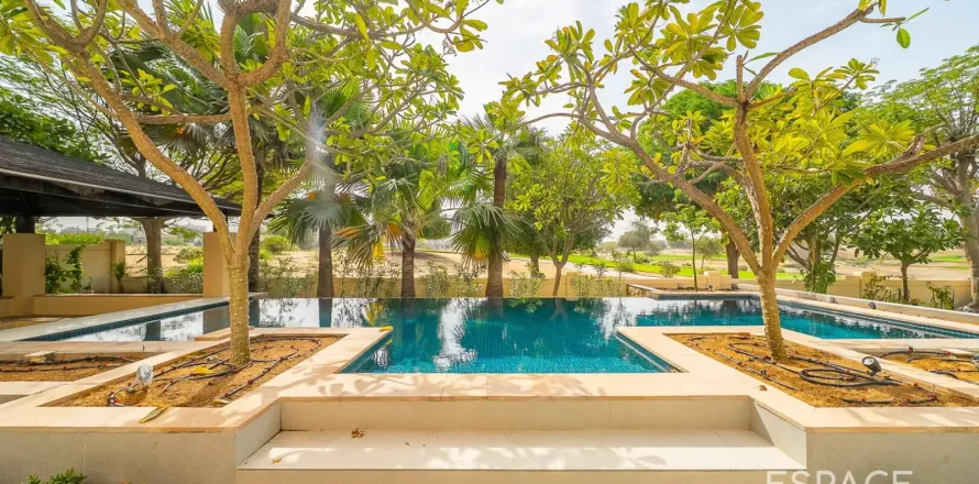 Вилла в Victory Heights, Dubai Sports City, Дубай, 5 спален, 585м², № 122435