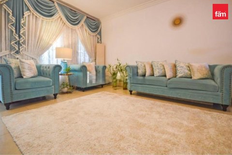Villa in Dubai 4 bedrooms, 141.6 sq.m. № 115777 - photo 14