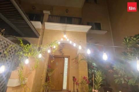 Villa in Dubai 4 bedrooms, 141.6 sq.m. № 115777 - photo 8