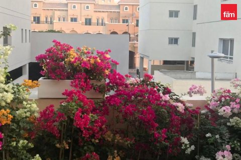 Villa in Dubai 4 bedrooms, 141.6 sq.m. № 115777 - photo 7