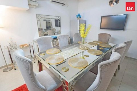 Villa in Dubai 4 bedrooms, 141.6 sq.m. № 115777 - photo 9