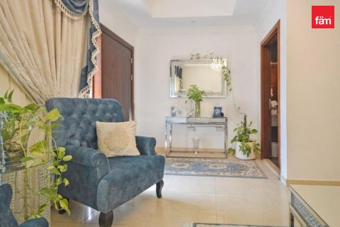 Villa in Dubai 4 bedrooms, 141.6 sq.m. № 115777 - photo 17