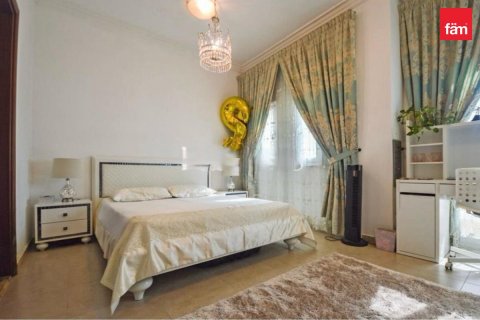Villa in Dubai 4 bedrooms, 141.6 sq.m. № 115777 - photo 6
