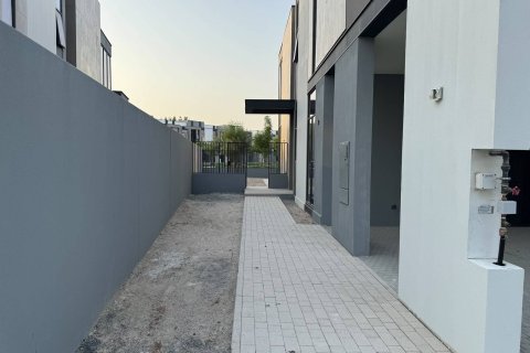 Villa in Mudon, Dubai 4 bedrooms, 279 sq.m. № 123808 - photo 11