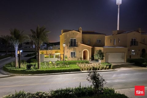 Villa in Dubai 5 bedrooms, 514 sq.m. № 112026