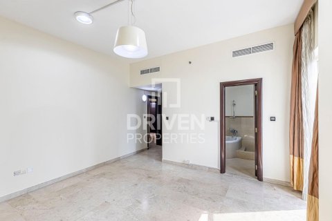 Apartamento en KG Tower, Dubai Marina, Dubai, 3 dormitorios, 284.75 m², № 140731 - foto 9