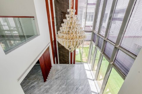 Villa à Dubai, 5 chambres, 826.83 m², № 37998 - photo 13