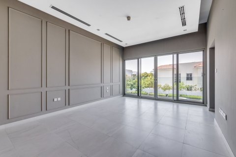 Villa à Dubai, 5 chambres, 826.83 m², № 37998 - photo 8