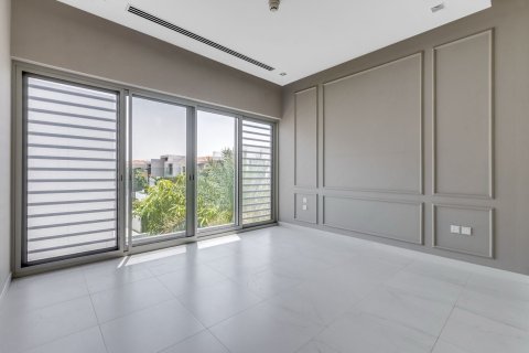 Villa à Dubai, 5 chambres, 826.83 m², № 37998 - photo 2