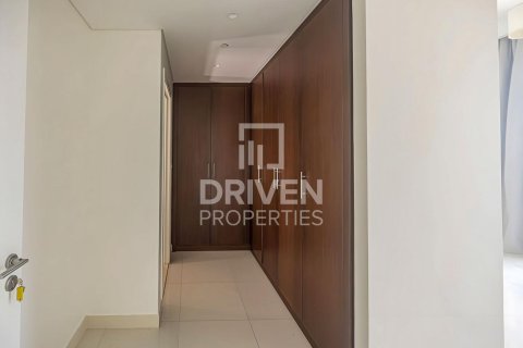 Apartamento en BLVD Crescent, Downtown Dubai (Downtown Burj Dubai), Dubai, 2 dormitorios, 131.09 m², № 136785 - foto 16