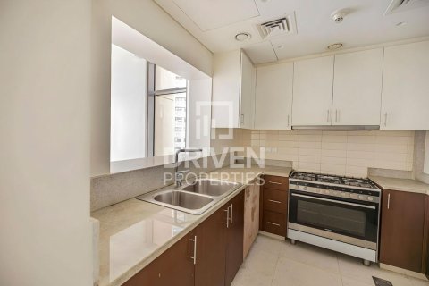 Apartamento en BLVD Crescent, Downtown Dubai (Downtown Burj Dubai), Dubai, 2 dormitorios, 131.09 m², № 136785 - foto 12