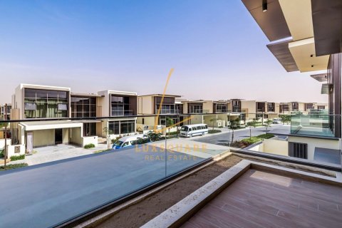 Villa en Golf Place, Dubai Hills Estate, Dubai, 5 dormitorios, 705 m², № 118555 - foto 27