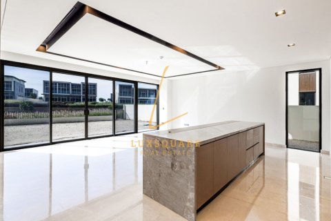 Villa en Golf Place, Dubai Hills Estate, Dubai, 5 dormitorios, 705 m², № 118555 - foto 2