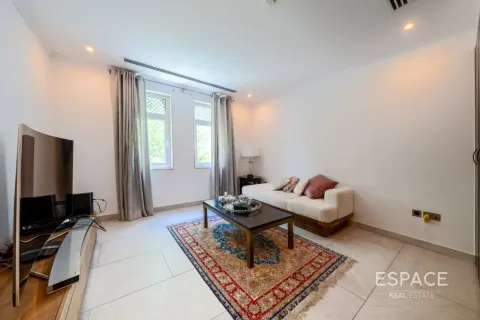 Villa in Regional, Jumeirah Park, Dubai 5 bedrooms, 436 sq.m. № 122295 - photo 12