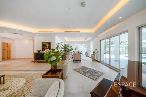 Villa in Regional, Jumeirah Park, Dubai 5 bedrooms, 436 sq.m. № 122295 - photo 17