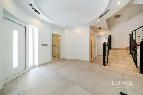 Villa in Regional, Jumeirah Park, Dubai 5 bedrooms, 436 sq.m. № 122295 - photo 13