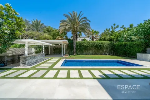 Villa in Regional, Jumeirah Park, Dubai 5 bedrooms, 436 sq.m. № 122295 - photo 3
