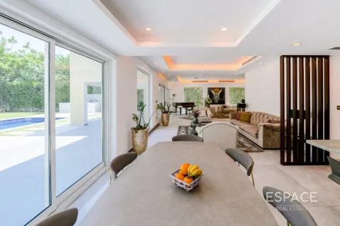 Villa in Regional, Jumeirah Park, Dubai 5 bedrooms, 436 sq.m. № 122295 - photo 14