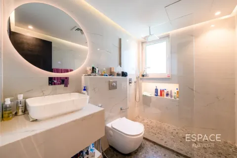 Villa in Regional, Jumeirah Park, Dubai 5 bedrooms, 436 sq.m. № 122295 - photo 5