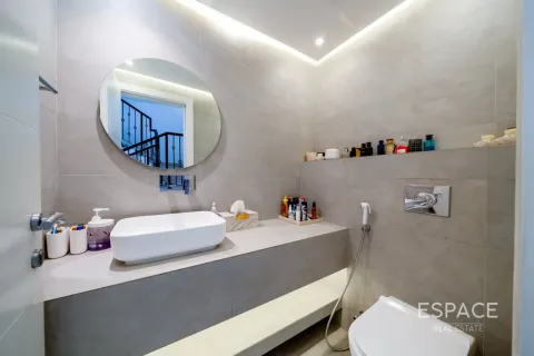 Villa in Regional, Jumeirah Park, Dubai 5 bedrooms, 436 sq.m. № 122295 - photo 7