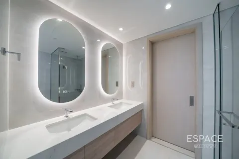 Villa in Jebel Ali, Dubai 4 bedrooms, 395 sq.m. № 122291 - photo 5