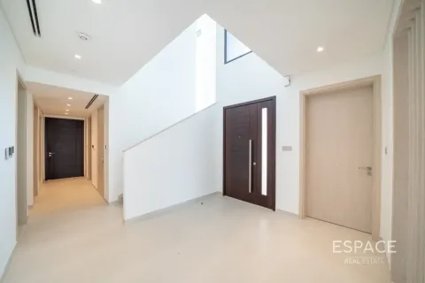Villa in Jebel Ali, Dubai 4 bedrooms, 395 sq.m. № 122291 - photo 9
