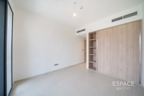 Villa in Jebel Ali, Dubai 4 bedrooms, 395 sq.m. № 122291 - photo 7