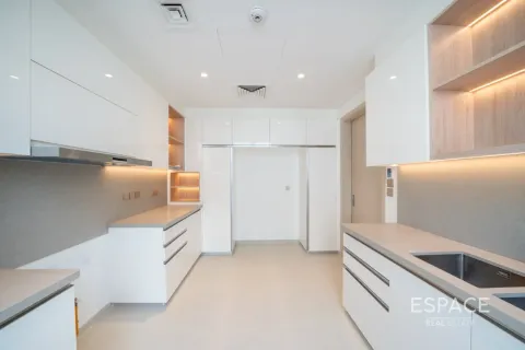 Villa in Jebel Ali, Dubai 4 bedrooms, 395 sq.m. № 122291 - photo 12