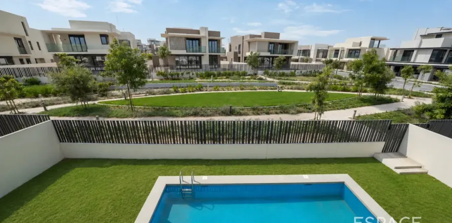 Villa in Jebel Ali, Dubai 4 bedrooms, 395 sq.m. № 122291