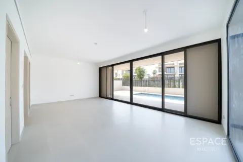 Villa in Jebel Ali, Dubai 4 bedrooms, 395 sq.m. № 122291 - photo 14