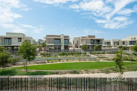 Villa in Jebel Ali, Dubai 4 bedrooms, 395 sq.m. № 122291 - photo 3