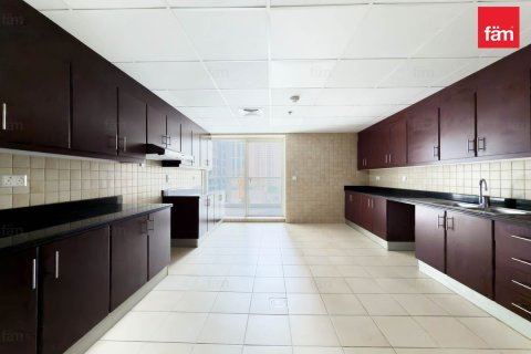 Apartment in Dubai Marina, Dubai 2 bedrooms, 242.9 sq.m. № 124574 - photo 26