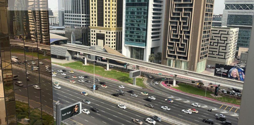 Квартира в Sheikh Zayed Road, Дубай, 3 спальни, 185.8м², № 10482