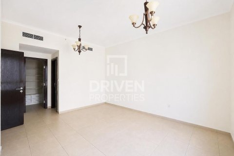 Снять в аренду квартиру в The Residences, Даунтаун Дубай (Даунтаун Бурдж Дубай), Дубай: 2 спальни, 134.9м², № 128442 - фото 15