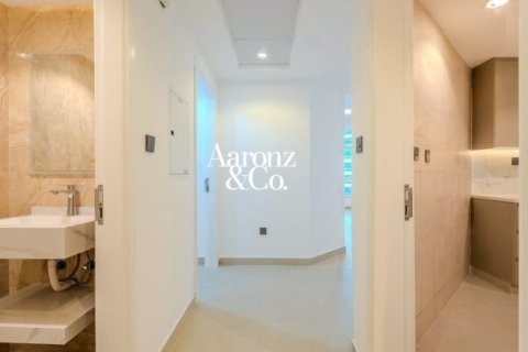 Apartment in Barsha Heights (Tecom), Dubai 2 bedrooms, 110 sq.m. № 139559 - photo 17