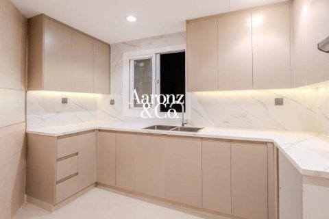 Apartment in Barsha Heights (Tecom), Dubai 2 bedrooms, 110 sq.m. № 139559 - photo 15