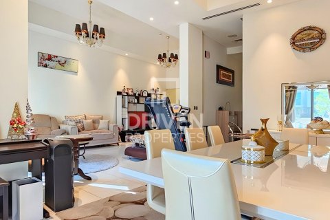 Townhouse in Al Furjan, Dubai 3 bedrooms, 231.98 sq.m. № 136801 - photo 4