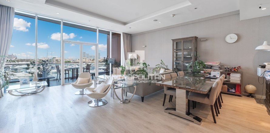 Appartement à Tiara Residences, Palm Jumeirah, Dubai, 3 chambres, 211 m², № 73447