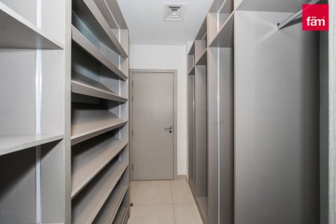 Apartment in Dubai 3 bedrooms, 179.6 sq.m. № 133099 - photo 16