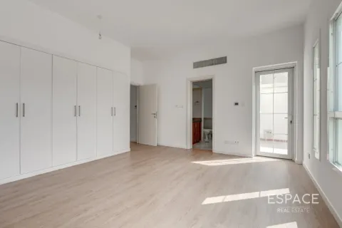 Villa en Springs 2, The Springs, Dubai, 3 dormitorios, 228 m², № 122832 - foto 9