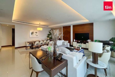 Apartment in Downtown Dubai (Downtown Burj Dubai), Dubai 5 bedrooms, 290.8 sq.m. № 139643 - photo 3