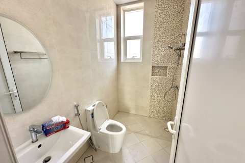 Снять в аренду виллу в Nadd Al Sheba, Дубай: 5 спален, 1350м², № 37737 - фото 18