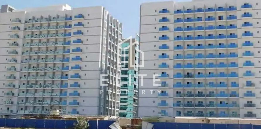 Building in Dubai 13605 sq.m. № 38820