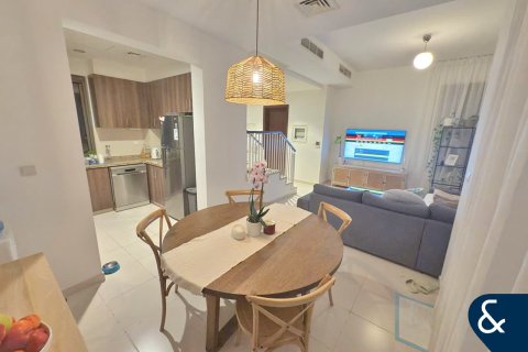 Villa in Mira Oasis, Reem, Dubai 3 bedrooms, 238 sq.m. № 76102 - photo 10