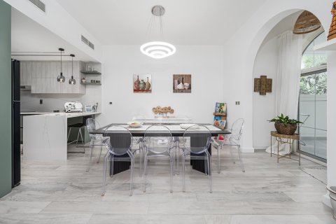 Adosado en Motor City, Dubai, 3 dormitorios, 306.79 m², № 141147 - foto 2