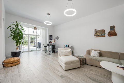 Adosado en Motor City, Dubai, 3 dormitorios, 306.79 m², № 141147 - foto 3