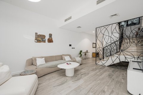 Adosado en Motor City, Dubai, 3 dormitorios, 306.79 m², № 141147 - foto 5