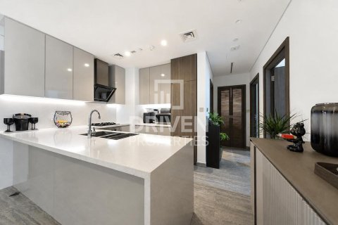 Apartment in Business Bay, Dubai 2 bedrooms, 174.29 sq.m. № 130068 - photo 17